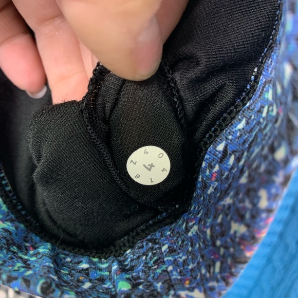 Lululemon Sports Bra 4 D259 - Picture 3 of 3
